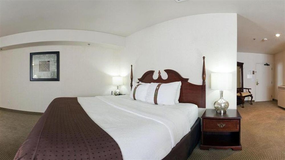 Holiday Inn Selma - Swancourt Buitenkant foto
