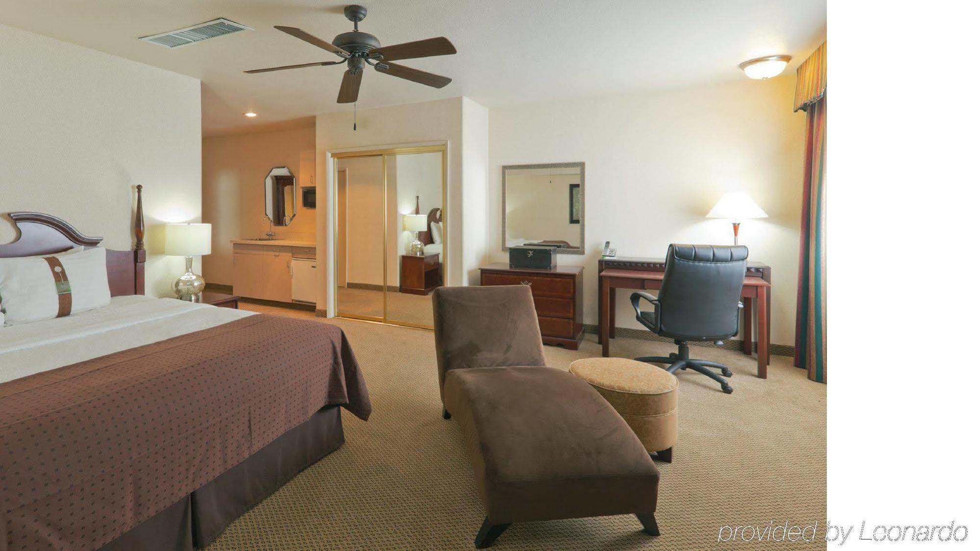 Holiday Inn Selma - Swancourt Buitenkant foto